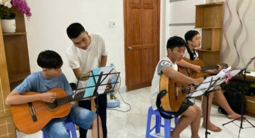 Học Đàn Guitar, Piano, Organ Ở Gò Vấp – Cung Đàn Xưa Music